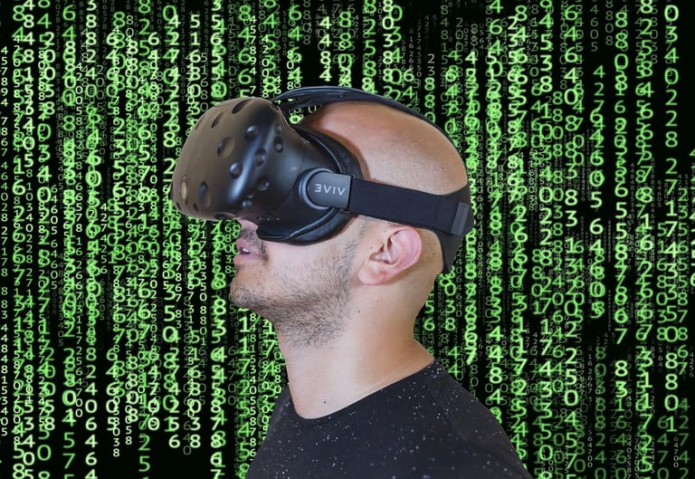 virtual-reality-3410937_1280 (1)